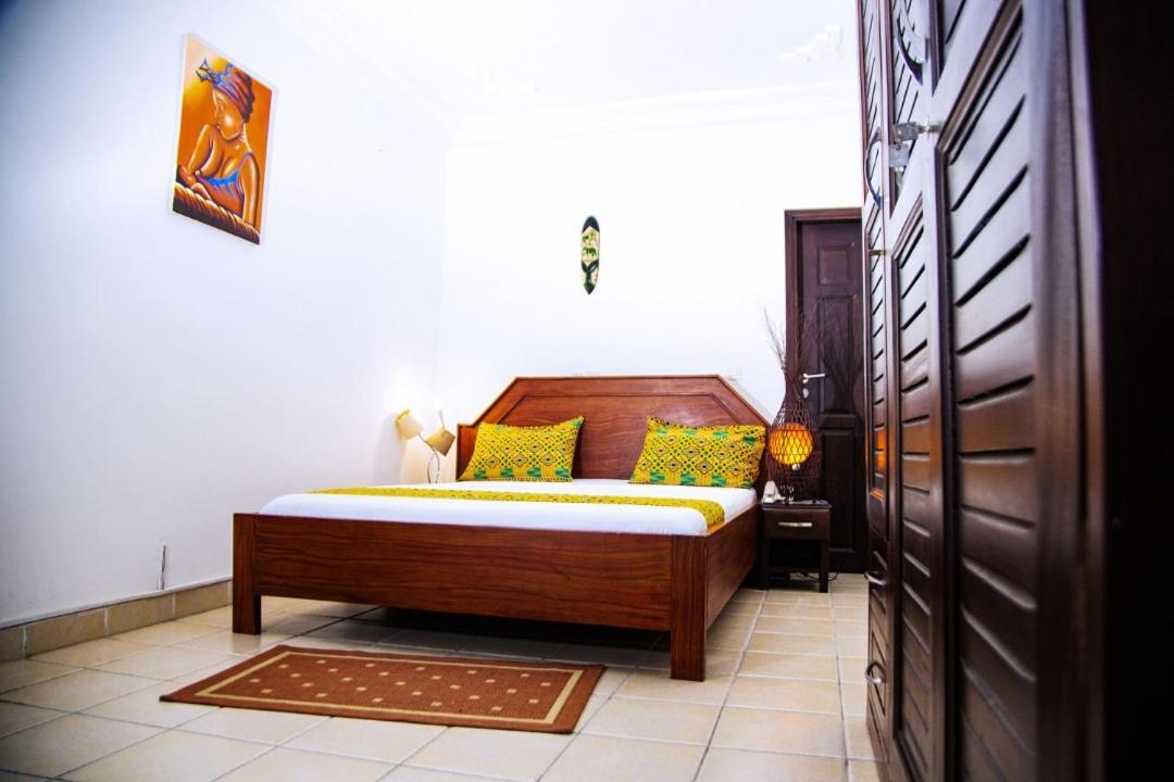 Cypa Hotel Abidjan Buitenkant foto