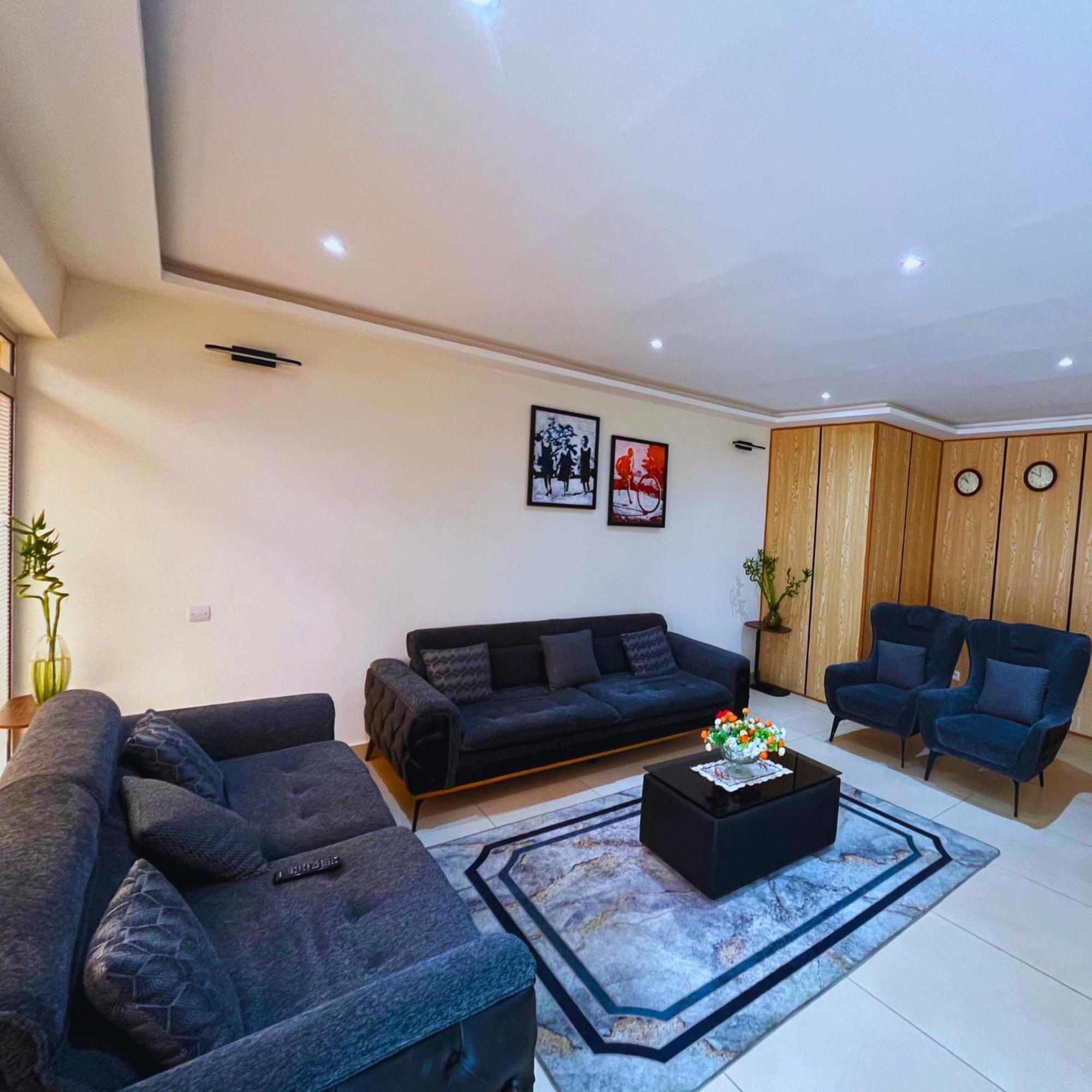 Cypa Hotel Abidjan Buitenkant foto