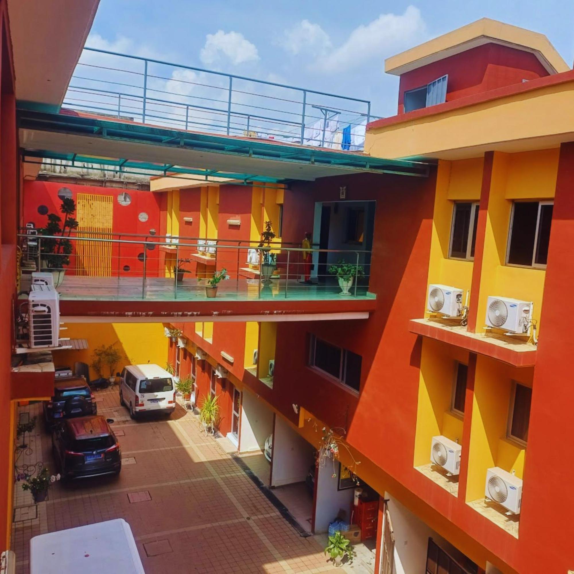Cypa Hotel Abidjan Buitenkant foto
