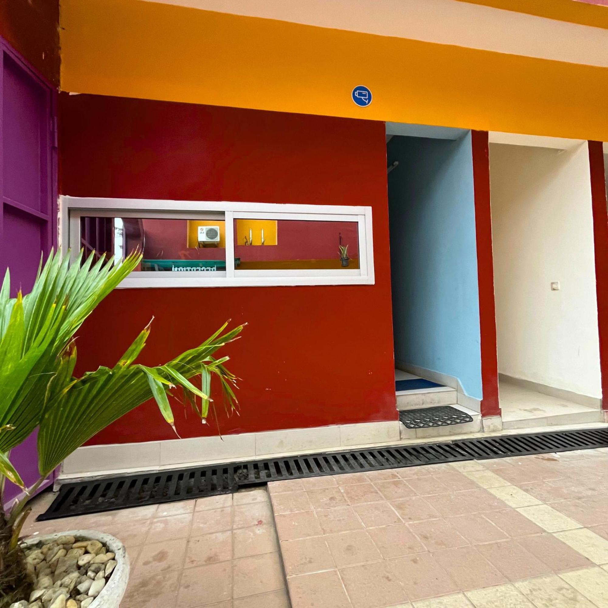 Cypa Hotel Abidjan Buitenkant foto