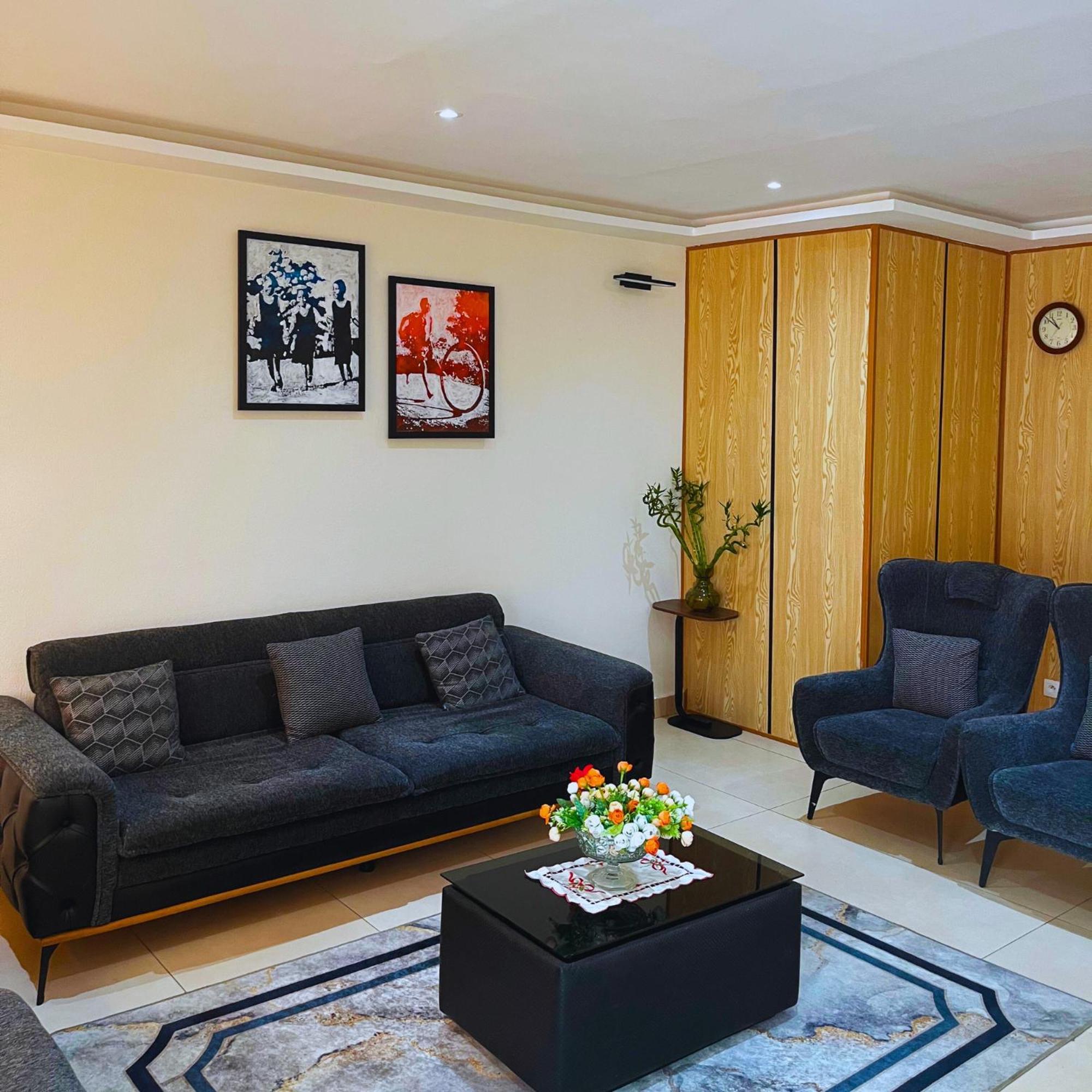 Cypa Hotel Abidjan Buitenkant foto
