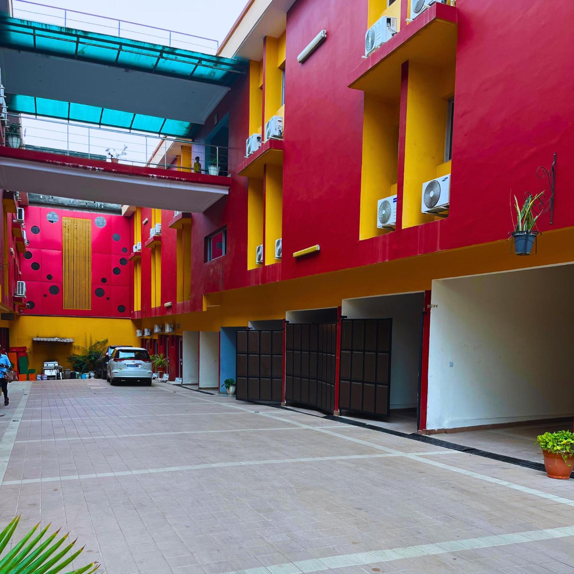 Cypa Hotel Abidjan Buitenkant foto